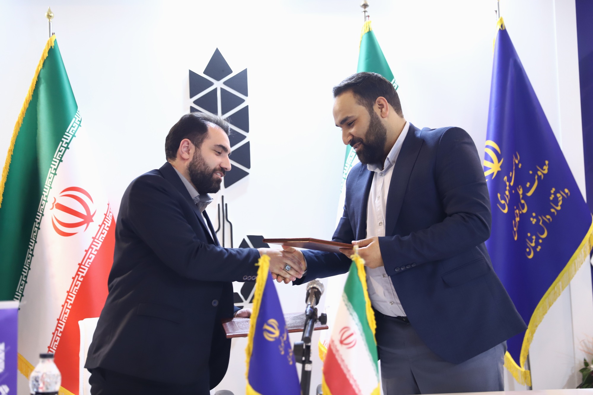 بنیاد تعاون بسیج و آبادیران