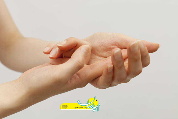 علت ورم کردن دست و پا در اول صبح