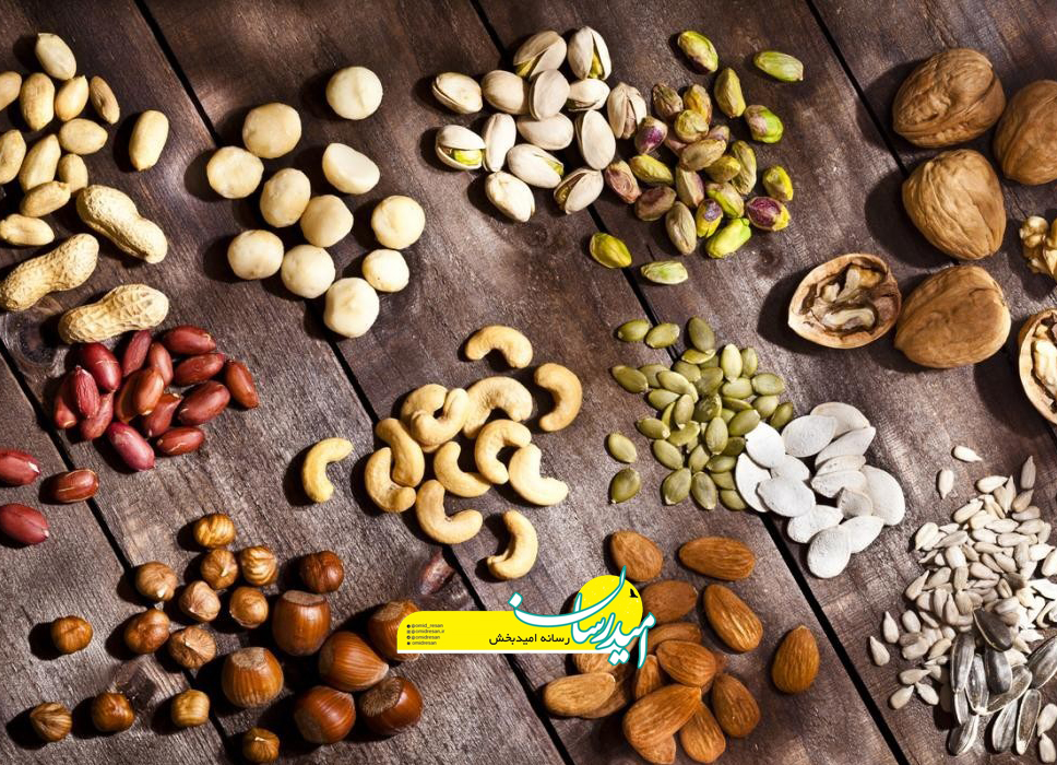 یک مشت تخمه چند گرم است