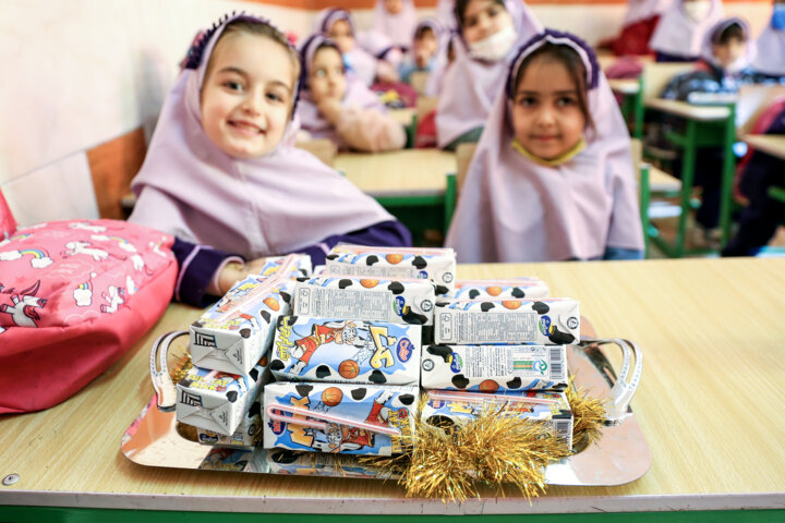 شیر رایگان مدارس
