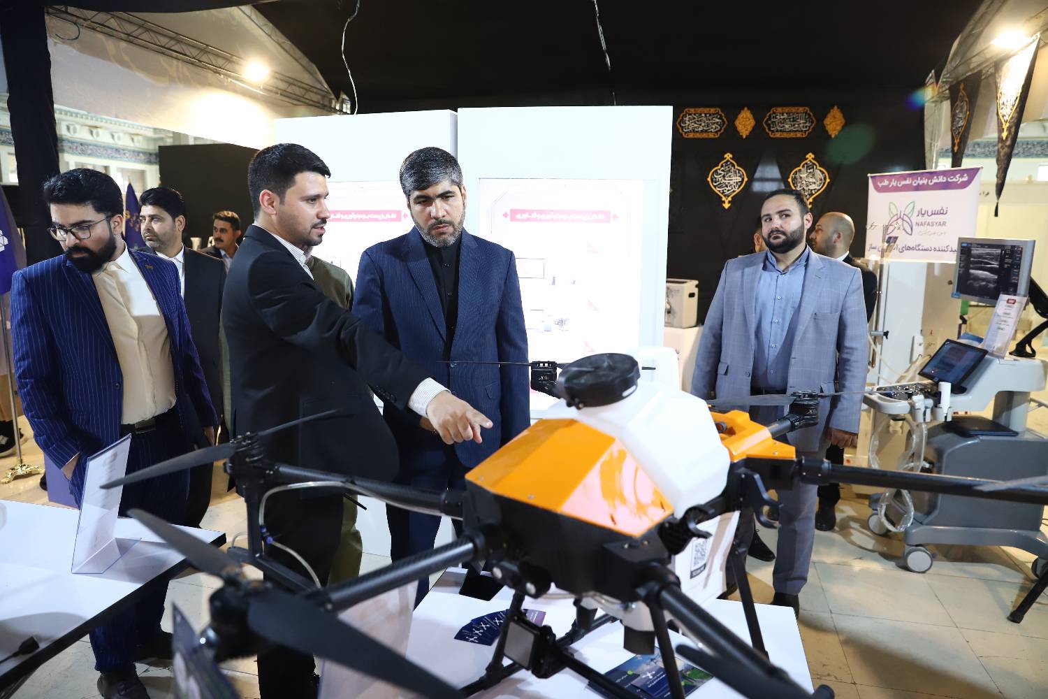 نمایشگاه آبادیران