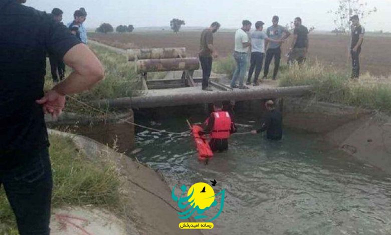 خبرخوب: نجات دانش‌آموز از کانال آب توسط پاکبان یاسوجی